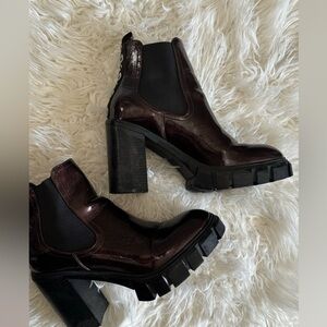 G booties in Maroon size 8